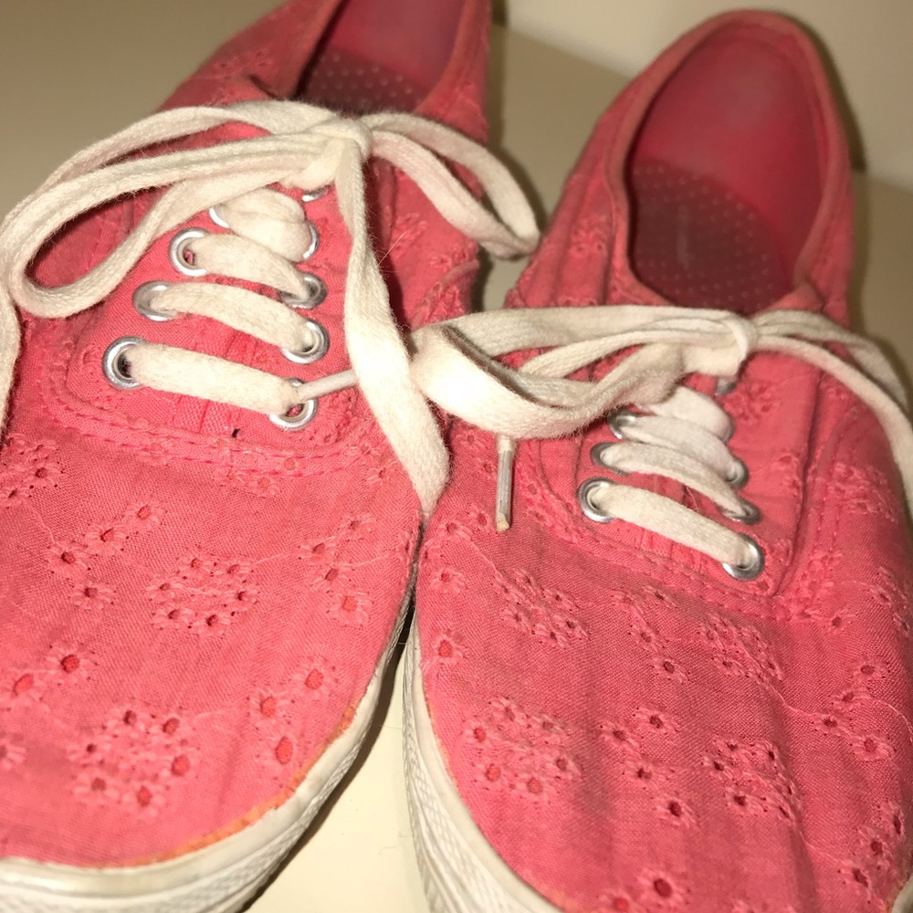 Light pink/Coral Lace slip on shoes